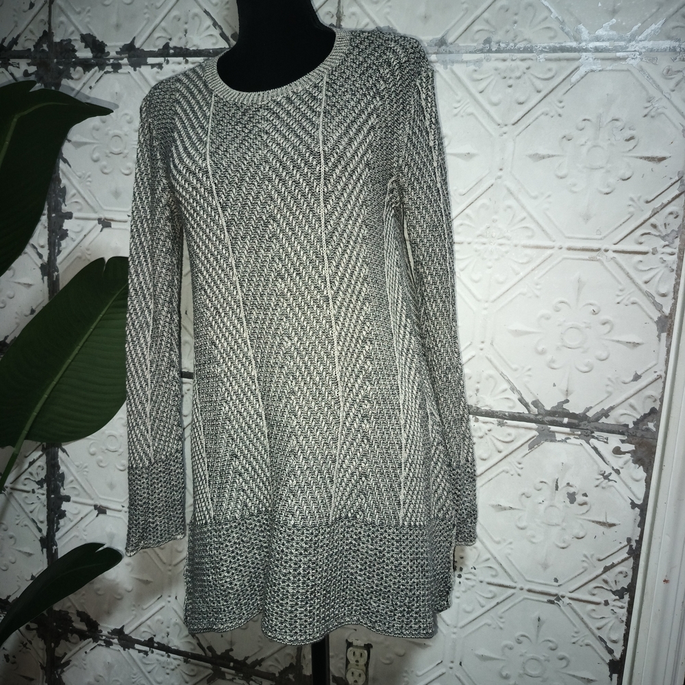 JEANNE PIERRE Black and White Long Sleeve Sweater Dress